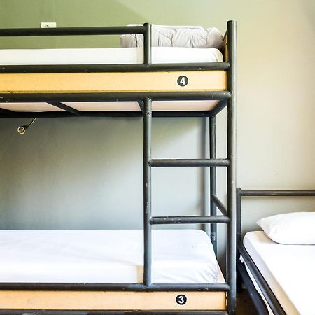 Destil Hostel Tirana Bagian luar foto