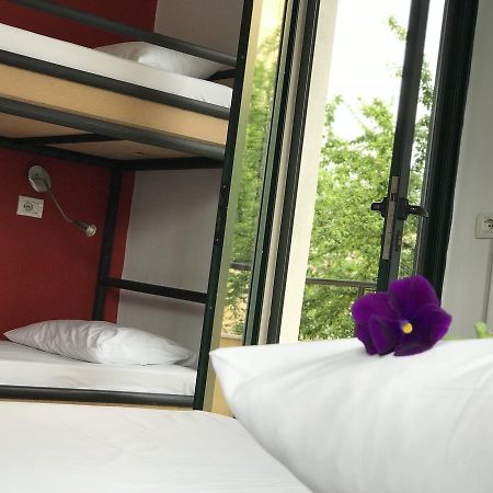Destil Hostel Tirana Bagian luar foto