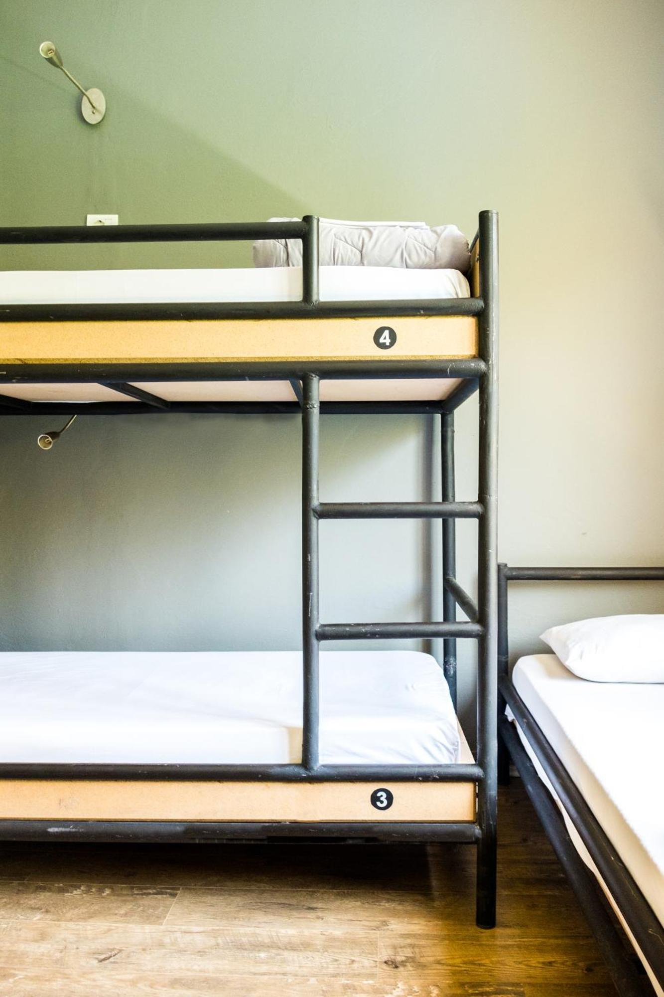 Destil Hostel Tirana Bagian luar foto