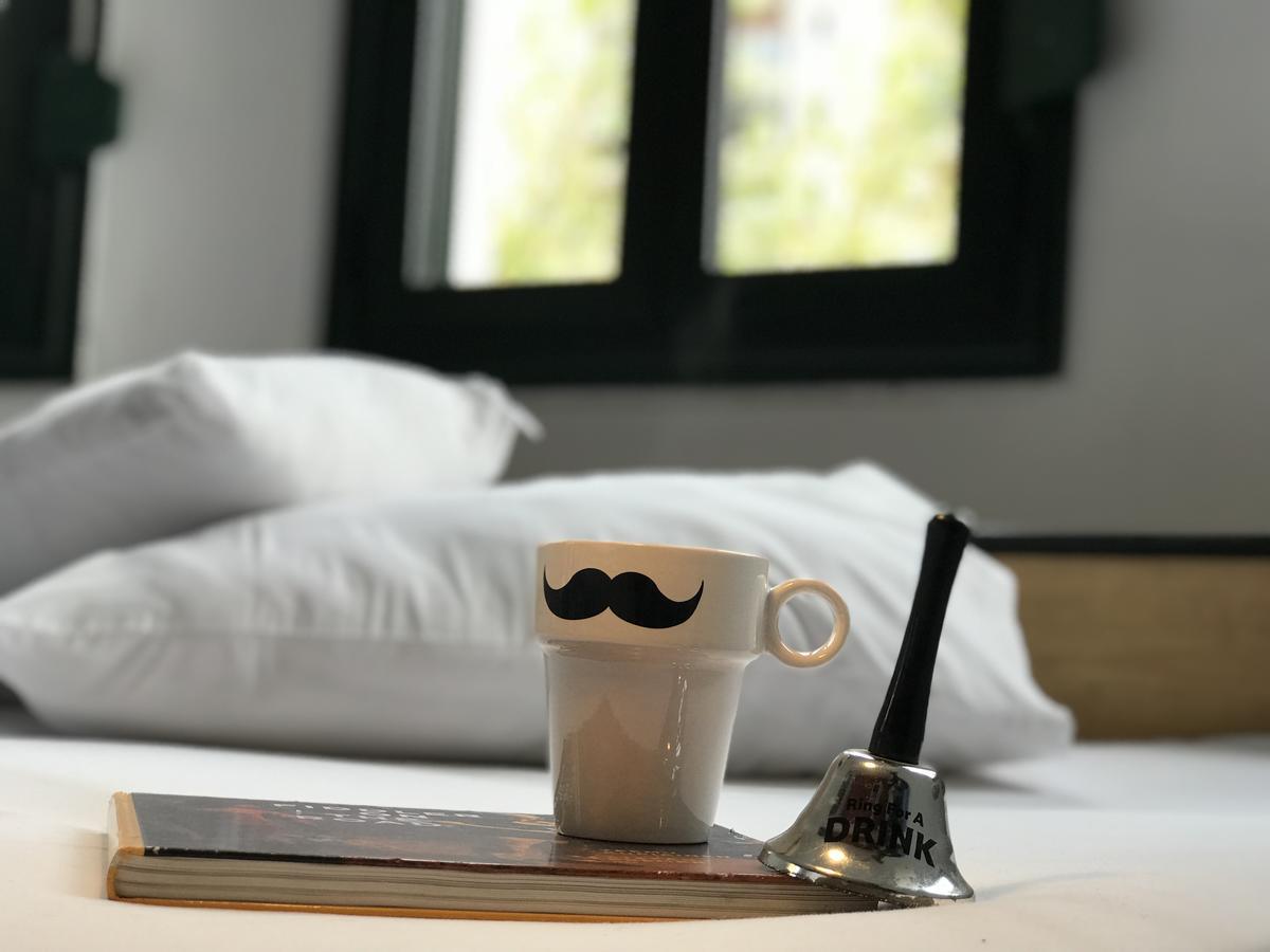 Destil Hostel Tirana Bagian luar foto